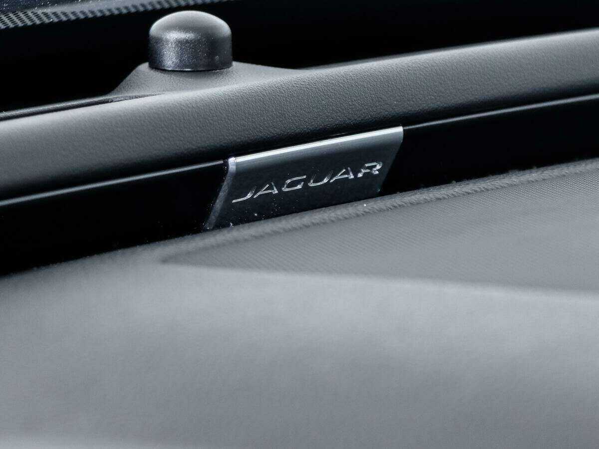 Купить Jaguar XE, 2017, 119 519 км, фото №14