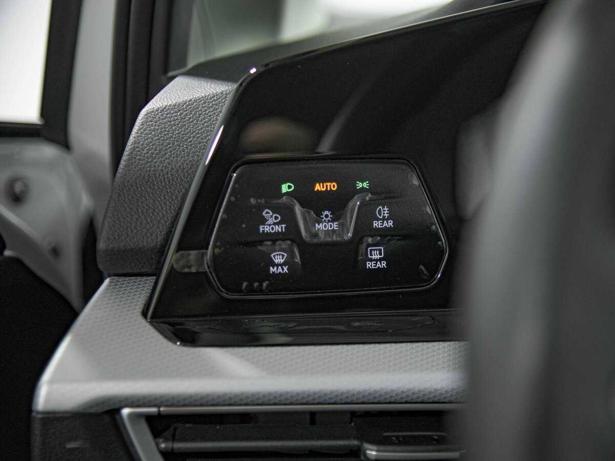 Купить Volkswagen Golf, 2024, 50 км, фото №12