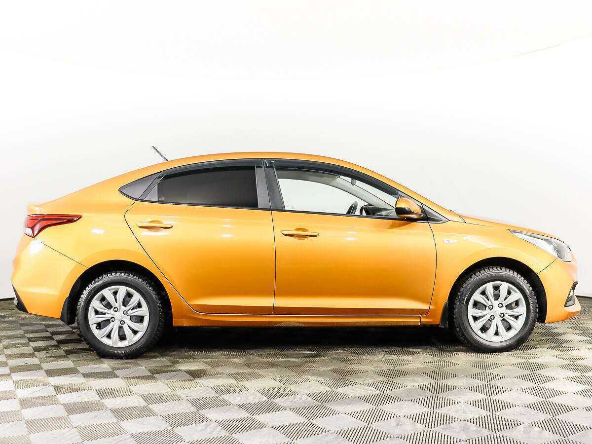 Купить Hyundai Solaris, 2017, 118 578 км, фото №4