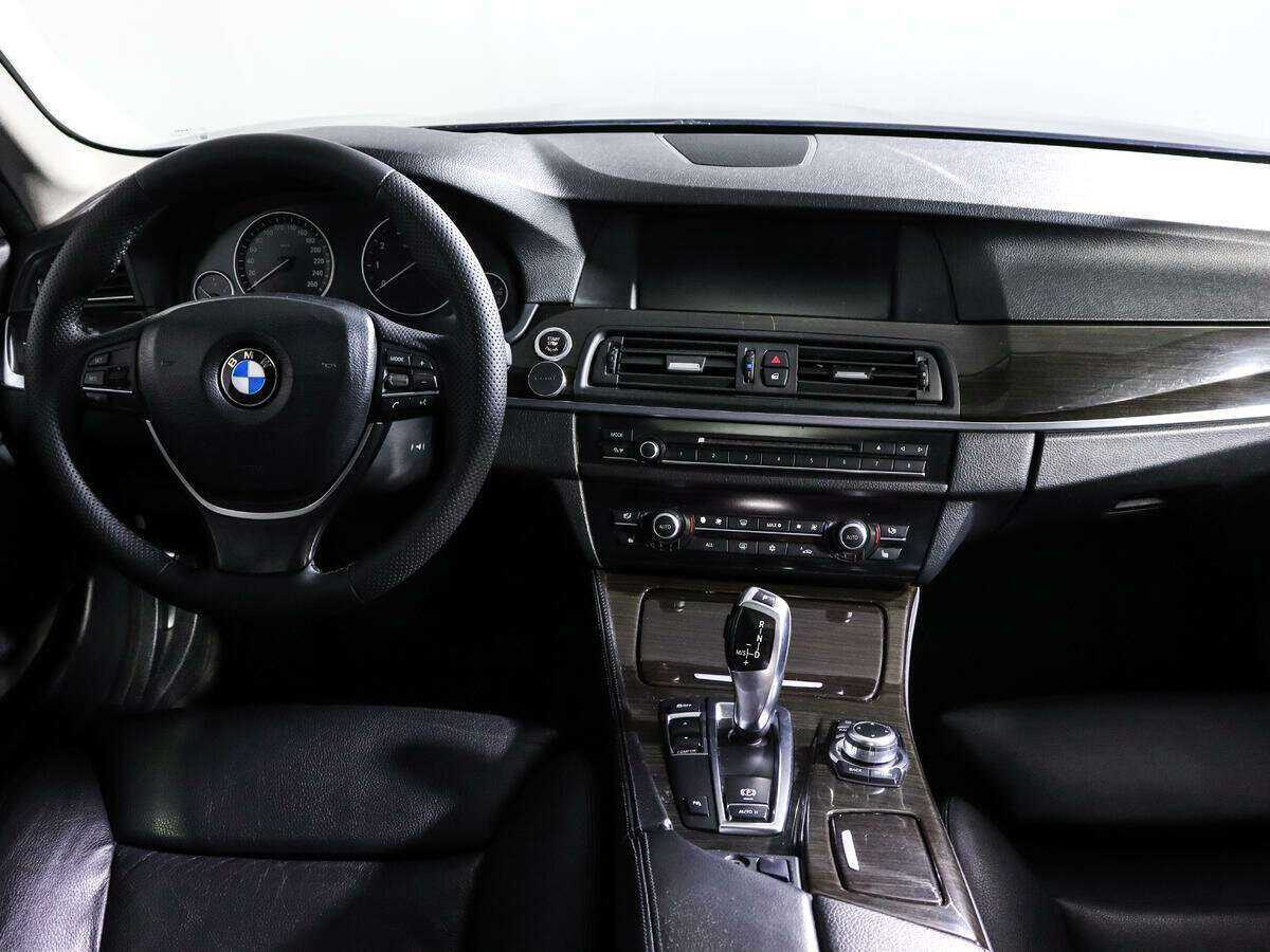 Купить BMW 5 серии 523i, 2011, 239 272 км, фото №9