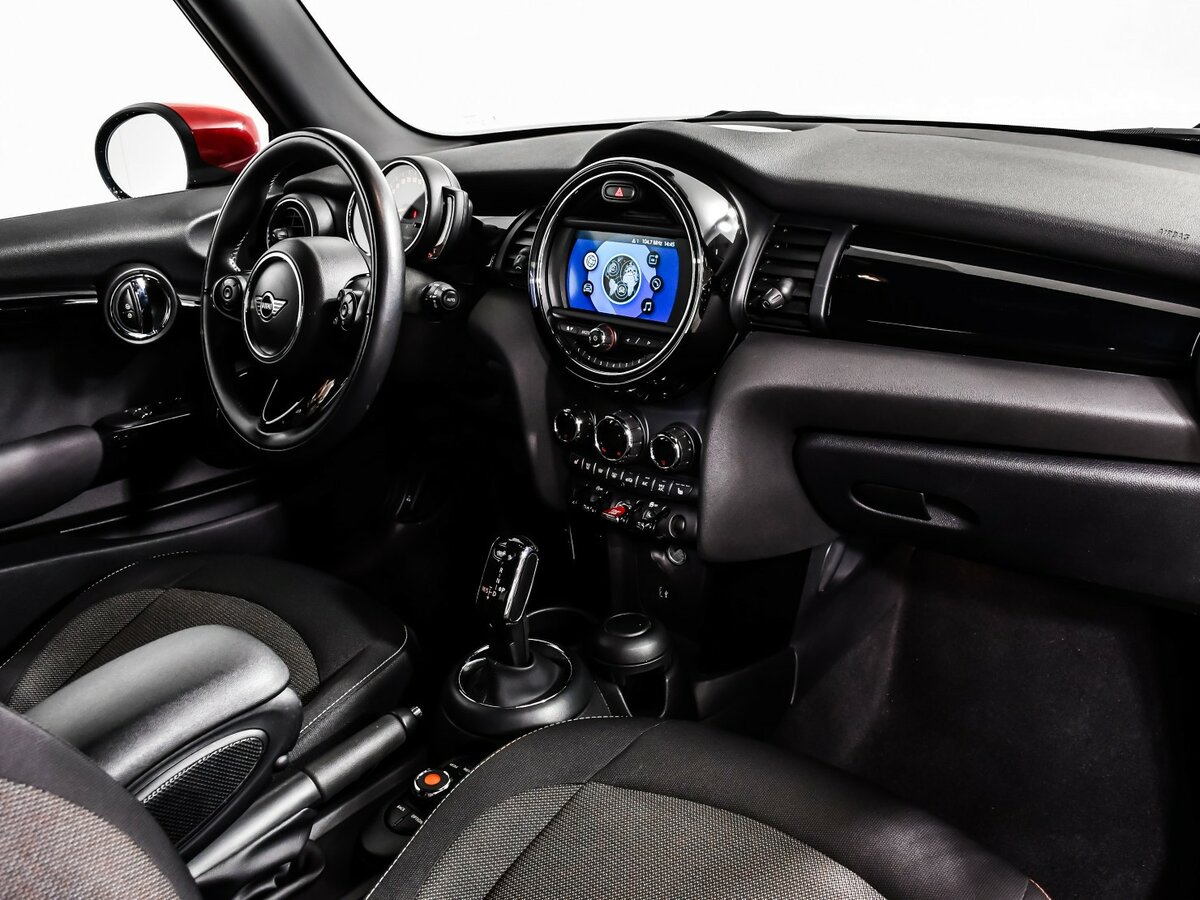 Купить Mini Hatch Cooper III (F55/F56) Рестайлинг, 2019, 61 305 км, фото №8