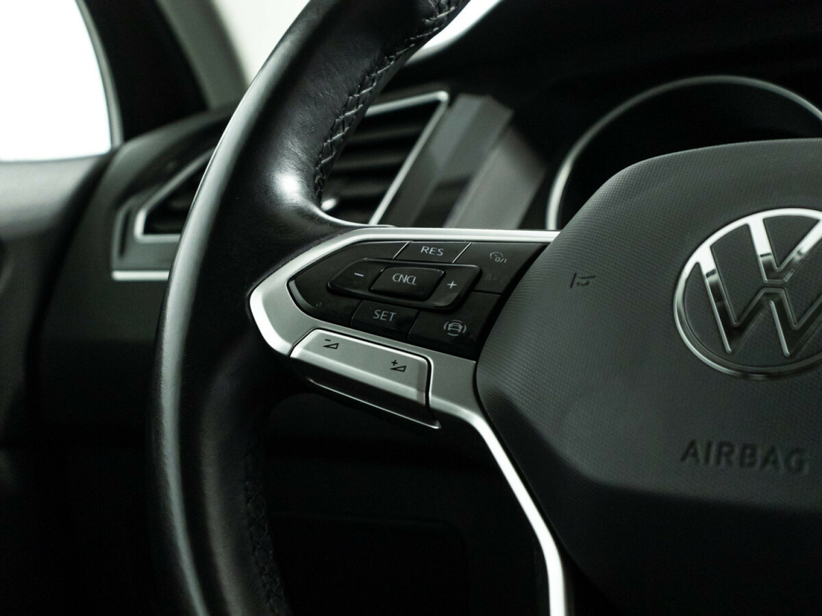 Купить Volkswagen Tiguan II Рестайлинг, 2021, 81 000 км, фото №17