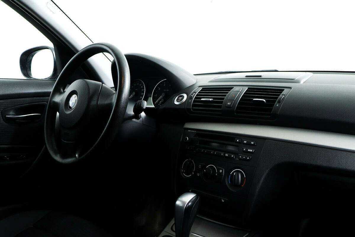 Купить BMW 1 серии 116i, 2010, 157 336 км, фото №9