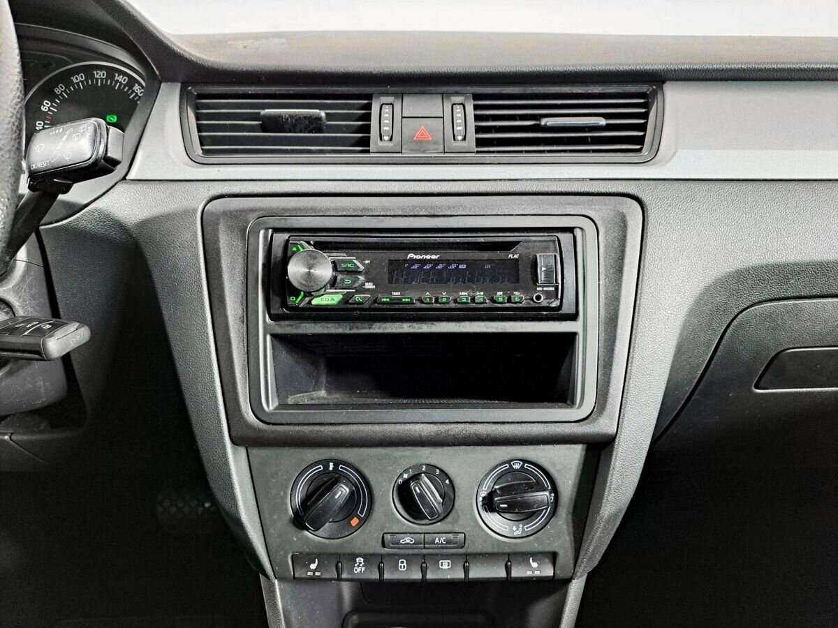 Купить Skoda Rapid, 2017, 210 000 км, фото №15