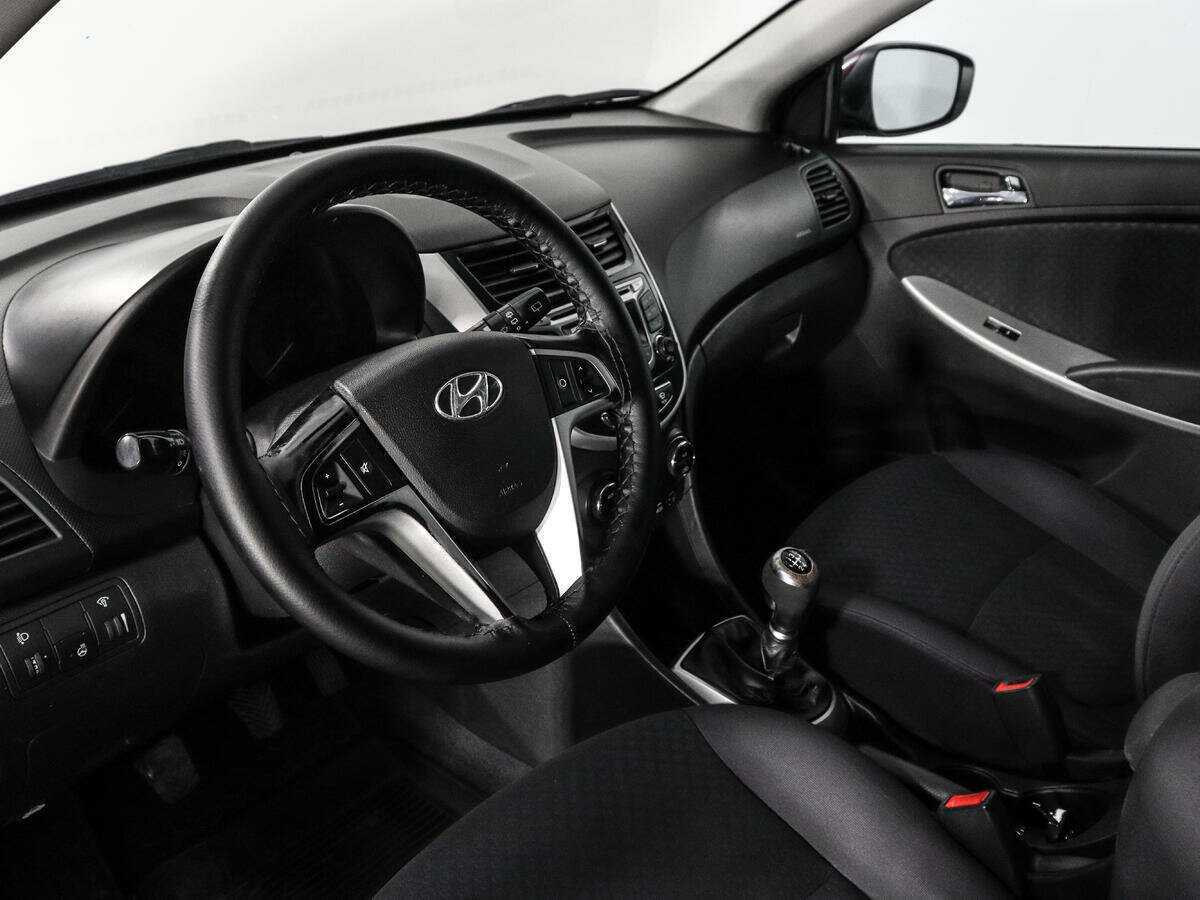 Купить Hyundai Solaris, 2013, 281 500 км, фото №9