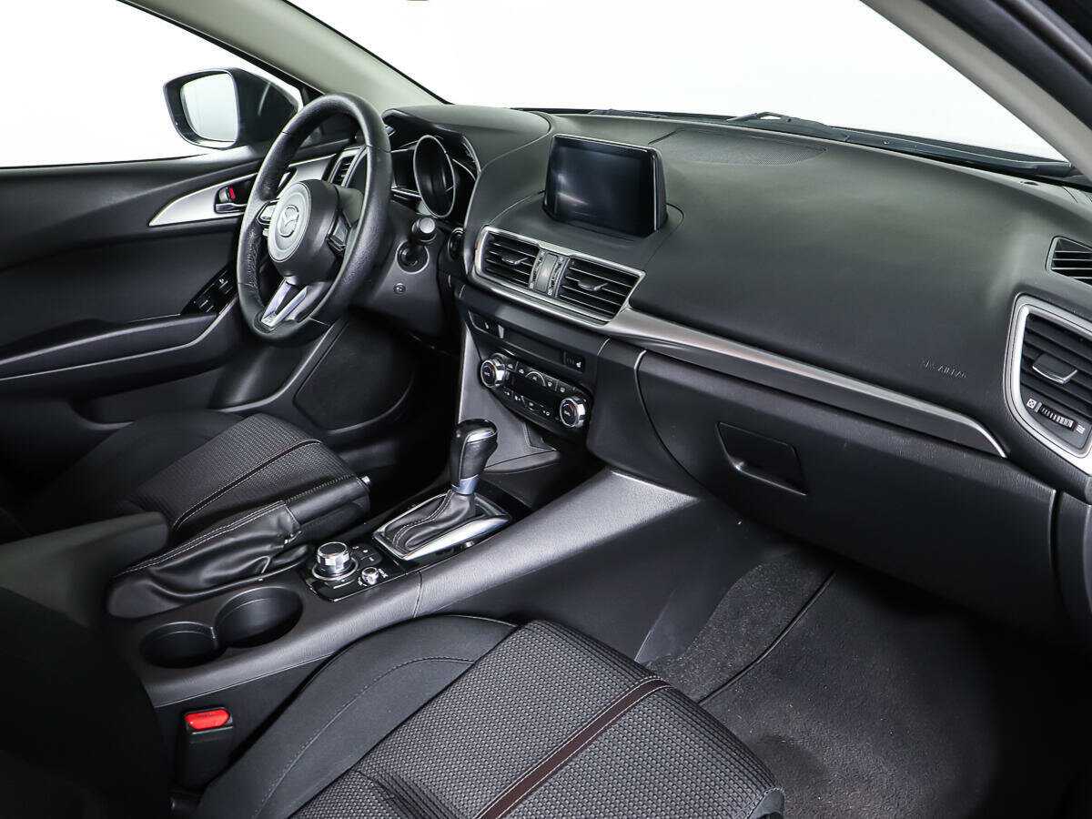 Купить Mazda 3, 2017, 120 610 км, фото №9