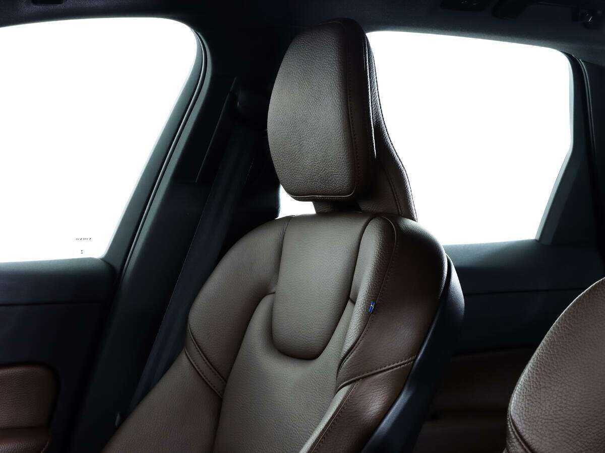 Купить Volvo XC60, 2021, 97 905 км, фото №17