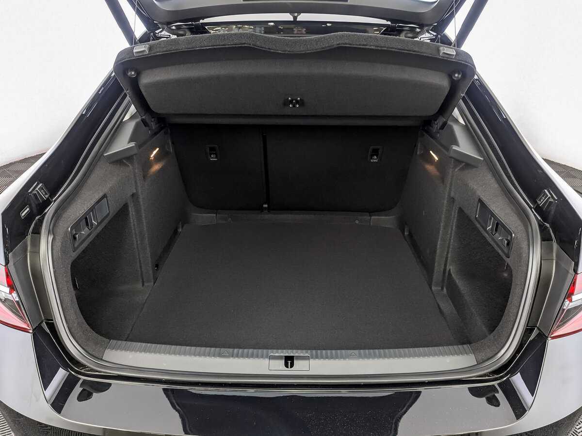 Купить Skoda Superb, 2024, 190 км, фото №9