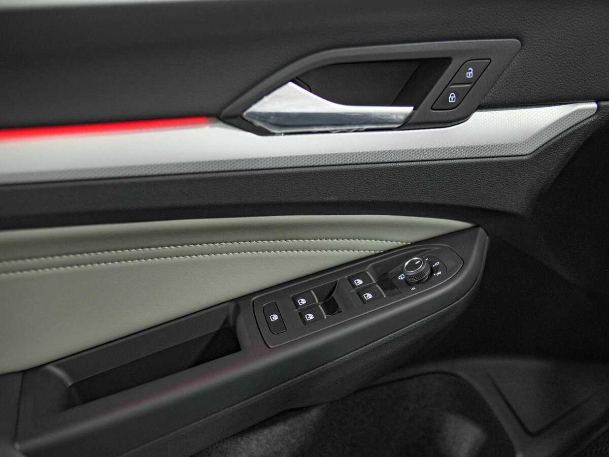 Купить Volkswagen Golf, 2024, 50 км, фото №11