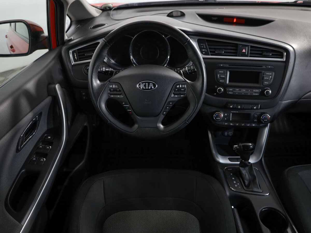 Купить Kia Ceed II Рестайлинг, 2016, 115 669 км, фото №9