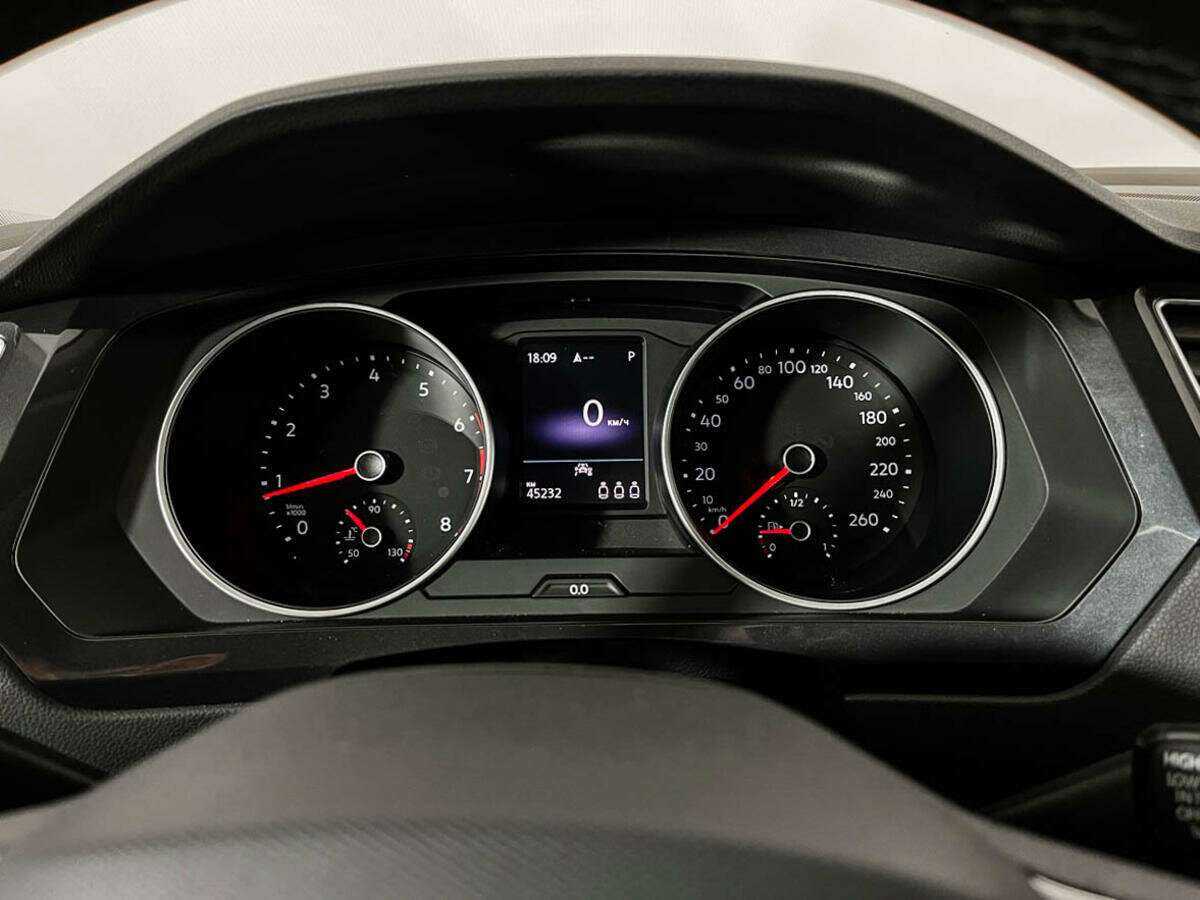 Купить Volkswagen Tiguan, 2021, 45 200 км, фото №9