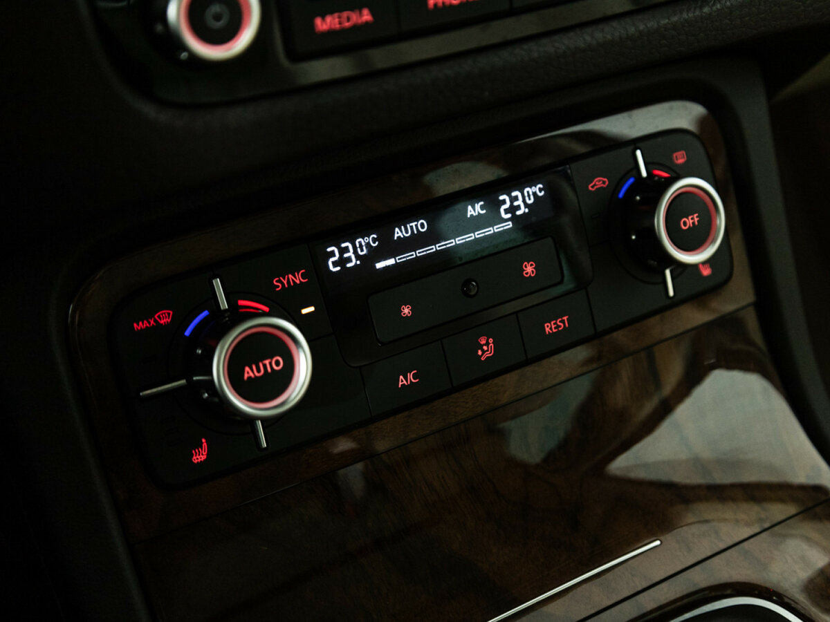 Купить Volkswagen Touareg II, 2013, 74 075 км, фото №17