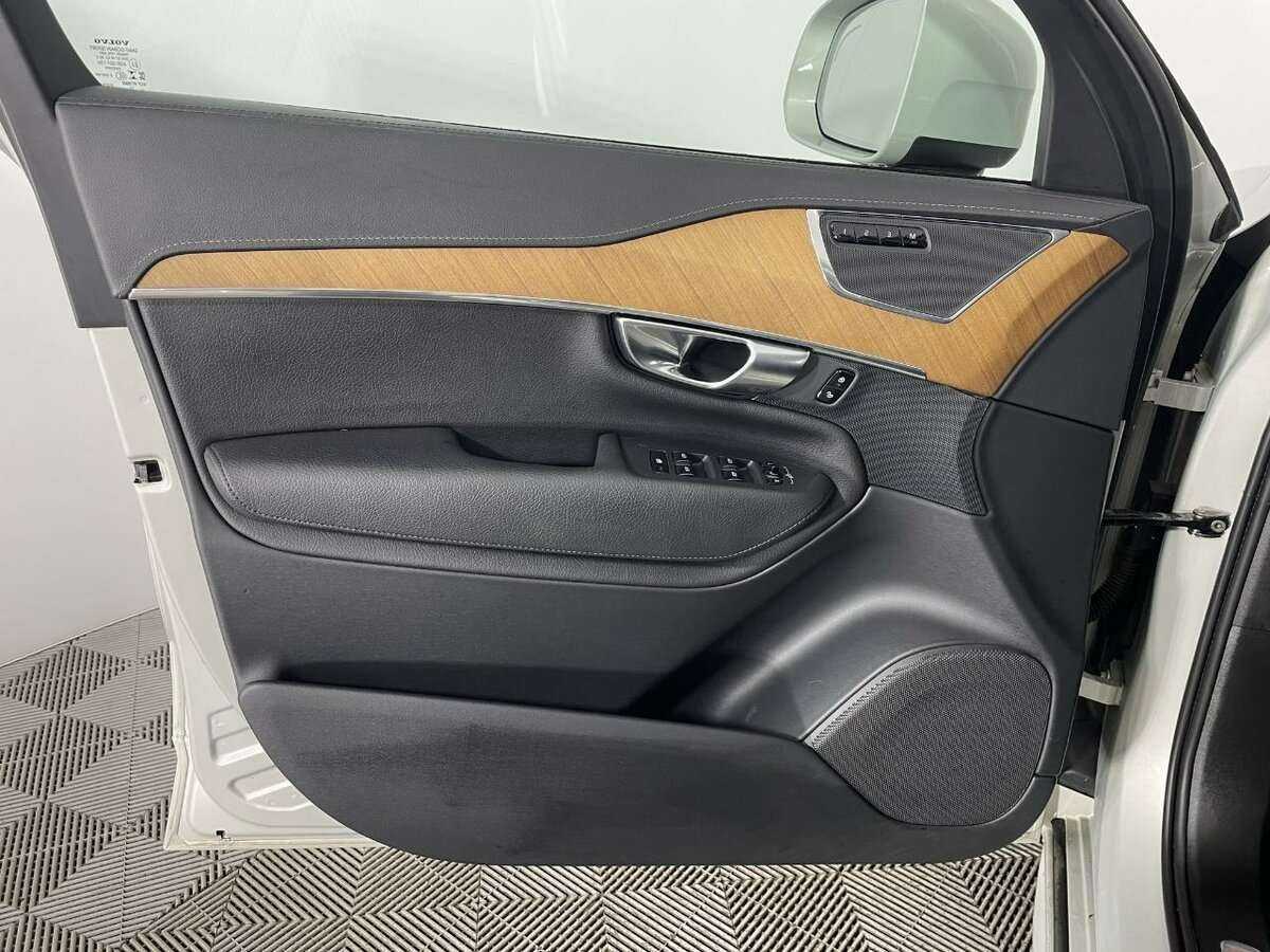 Купить Volvo XC90 Recharge, 2021, 51 102 км, фото №8
