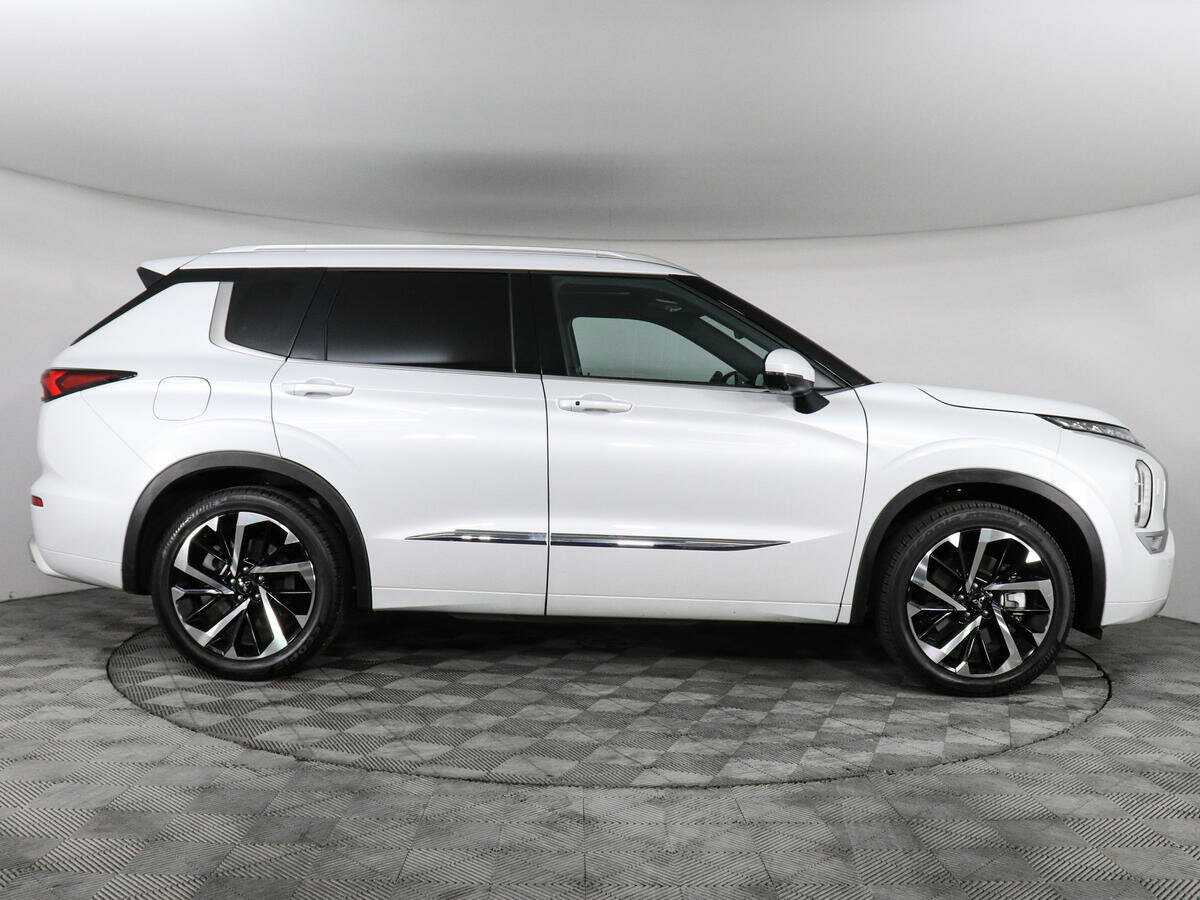 Купить Mitsubishi Outlander, 2023, 15 004 км, фото №4
