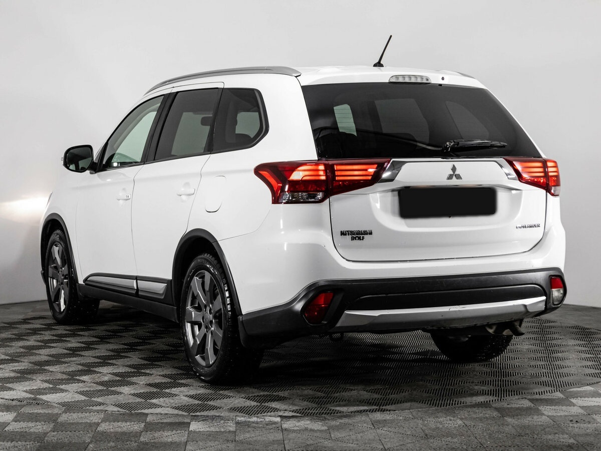 Купить Mitsubishi Outlander III Рестайлинг 2, 2016, 200 293 км, фото №6