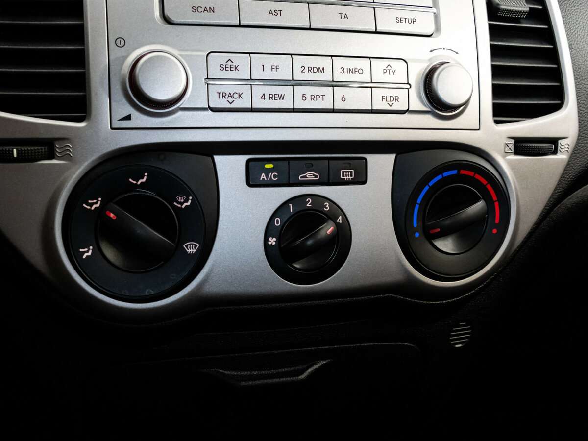 Купить Hyundai i20, 2010, 75 000 км, фото №12