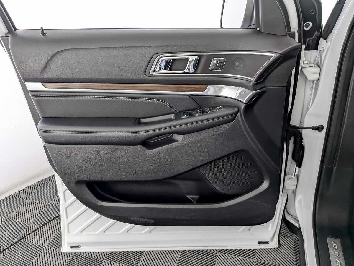Купить Ford Explorer, 2019, 101 500 км, фото №15