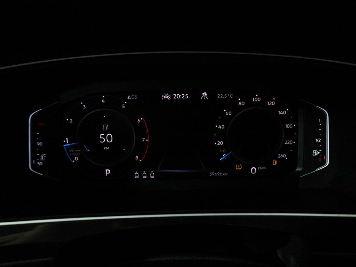 Купить Volkswagen Tiguan II Рестайлинг, 2021, 59 695 км, фото №10