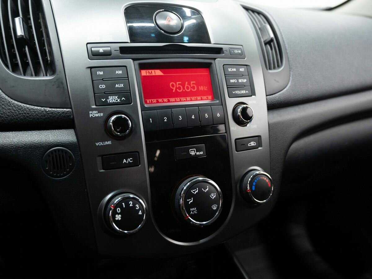 Купить Kia Cerato 6-speed, 2011, 180 000 км, фото №14
