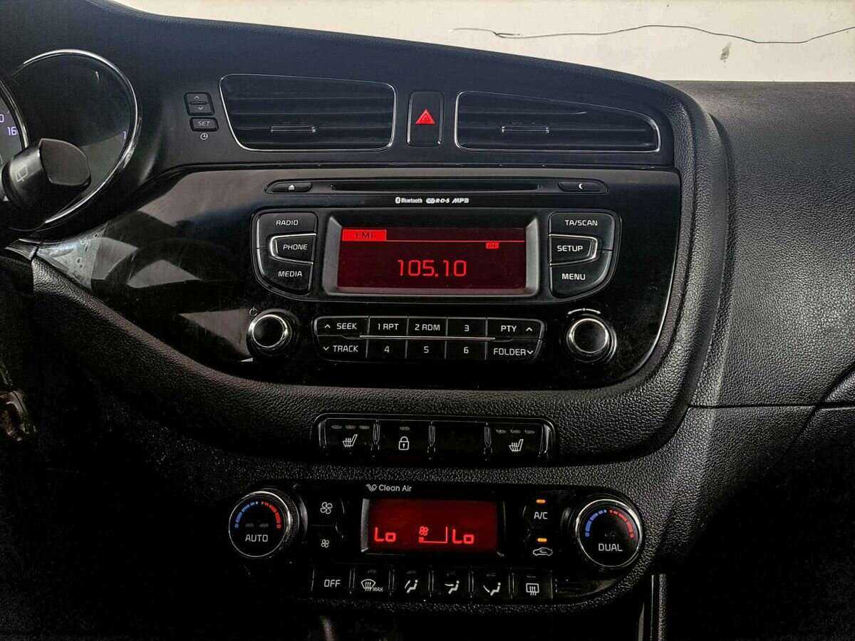 Купить Kia Ceed, 2012, 327 948 км, фото №9