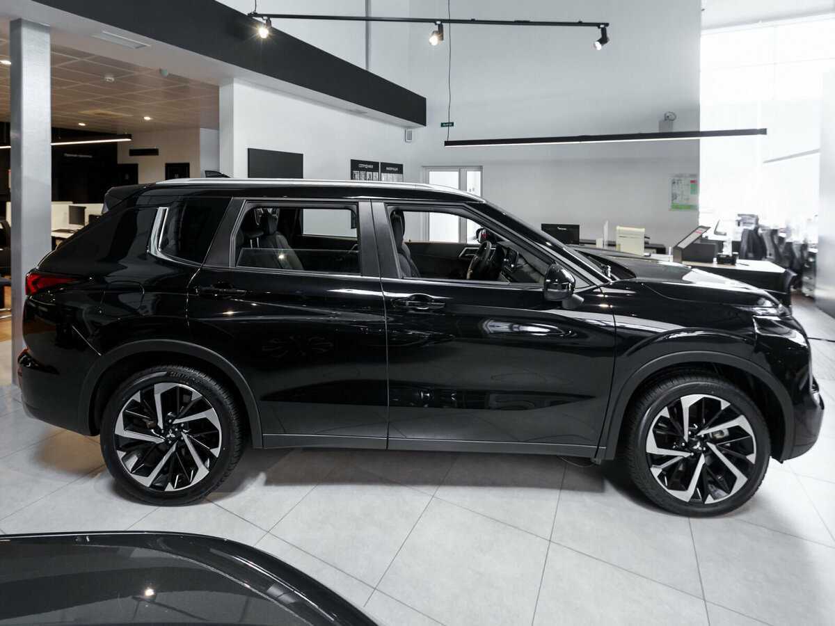 Купить Mitsubishi Outlander, 2023, 21 км, фото №3