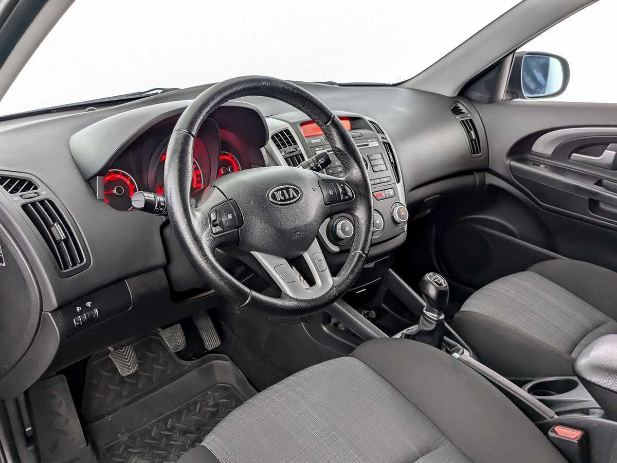 Купить Kia Ceed, 2010, 83 431 км, фото №14