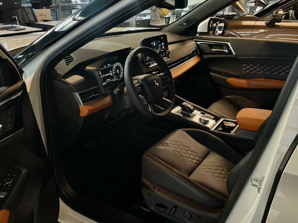 Купить Mitsubishi Outlander, 2022, 23 км, фото №3