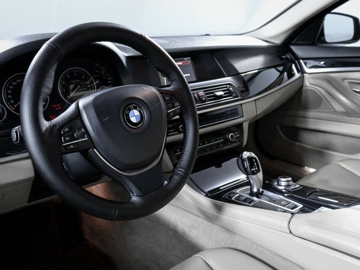 Купить BMW 5 серии 528i, 2012, 266 386 км, фото №14