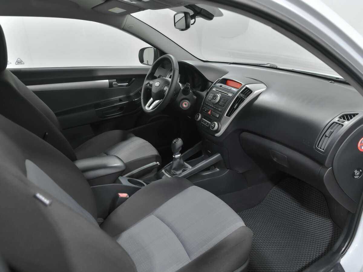 Купить Kia Ceed, 2011, 165 991 км, фото №13