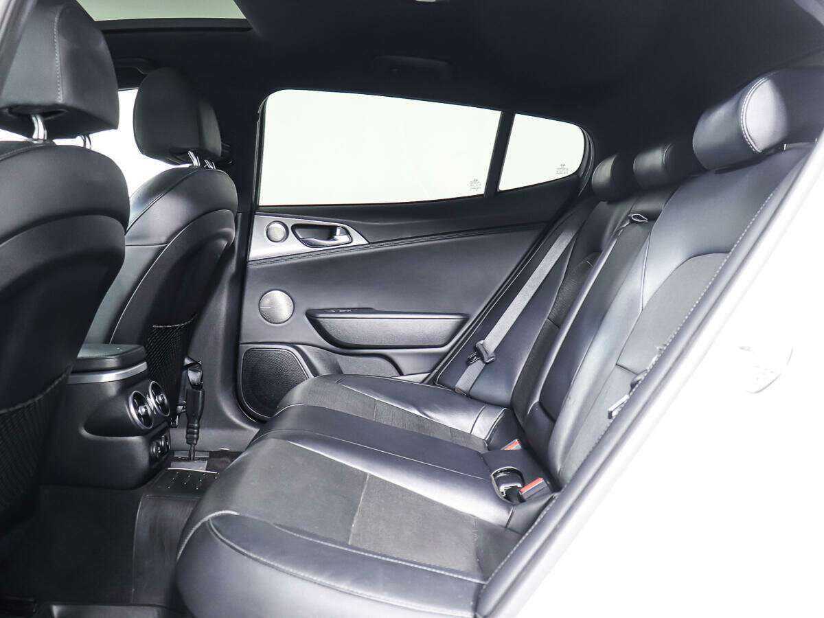 Купить Kia Stinger, 2018, 65 763 км, фото №10