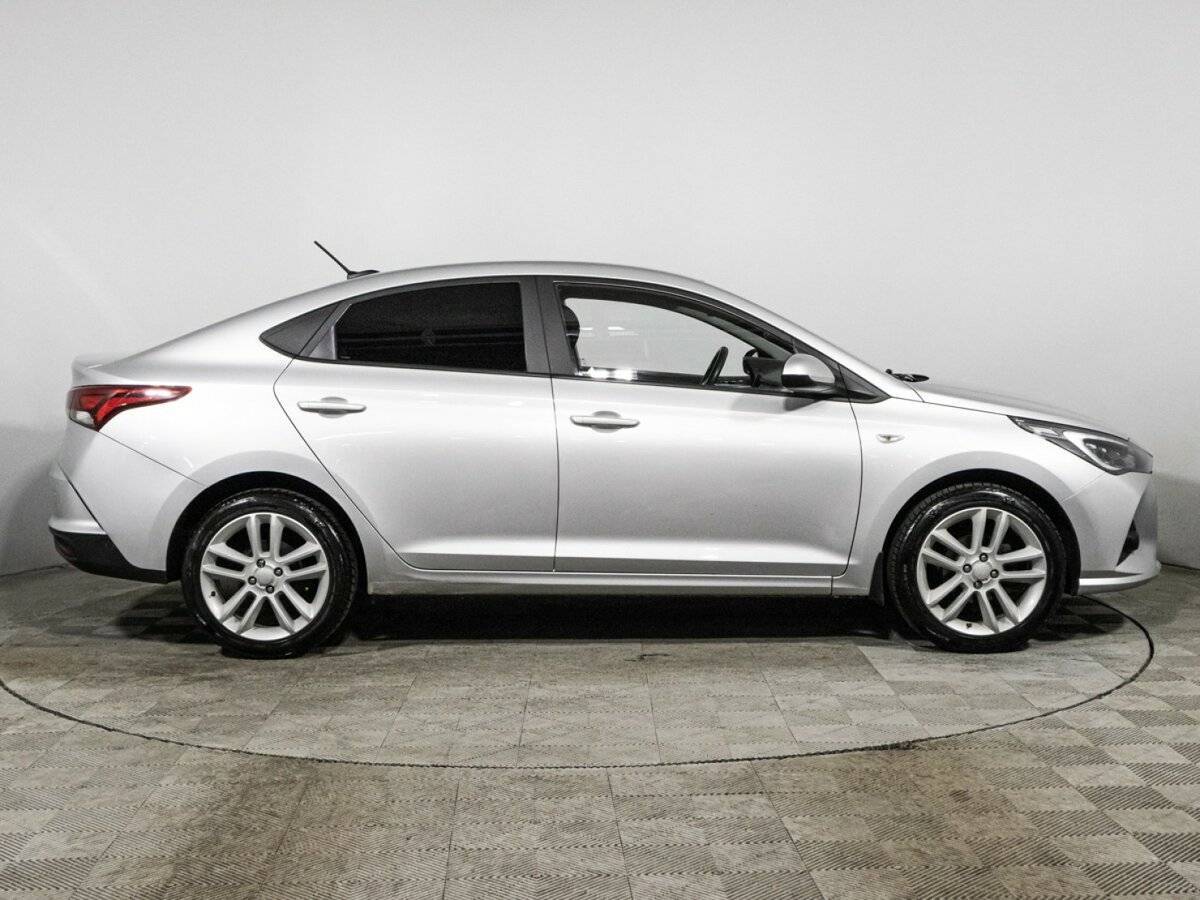 Купить Hyundai Solaris, 2020, 76 169 км, фото №4