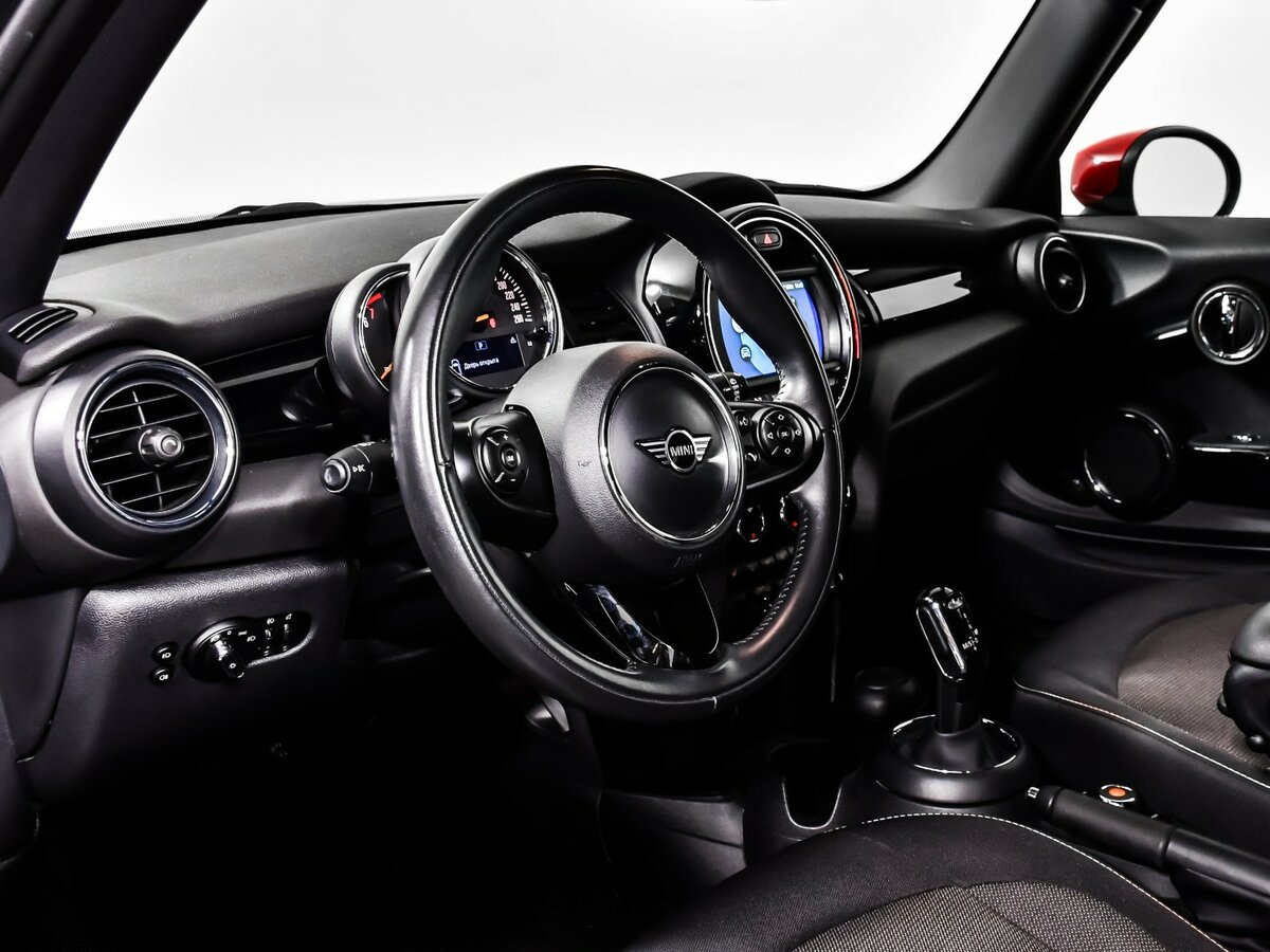 Купить Mini Hatch Cooper III (F55/F56) Рестайлинг, 2019, 61 305 км, фото №11