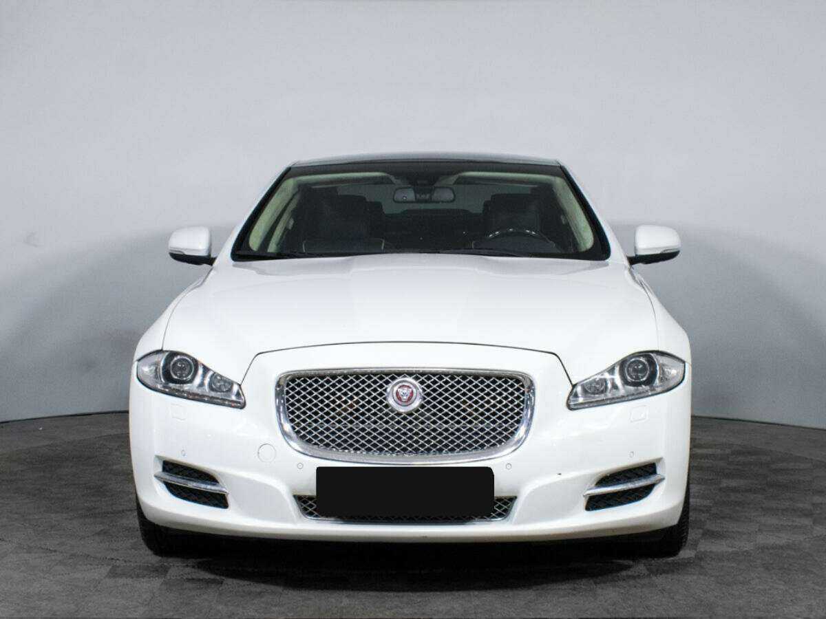 Jaguar XJ