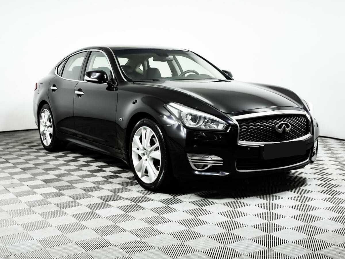 Infiniti Q70