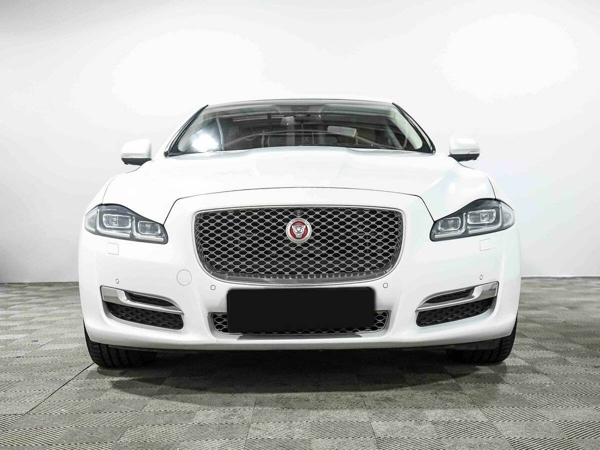 Jaguar XJ