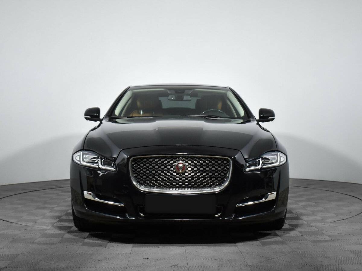 Jaguar XJ