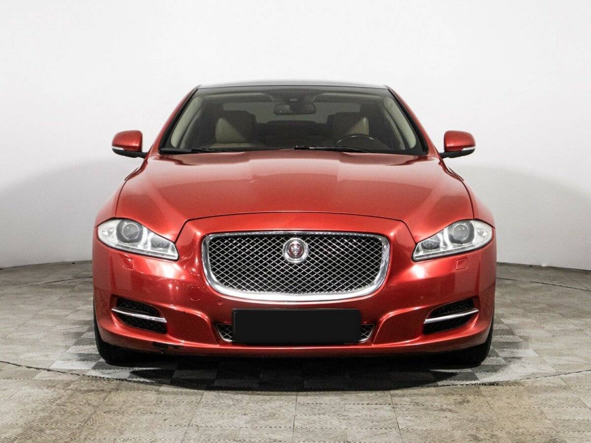 Jaguar XJ