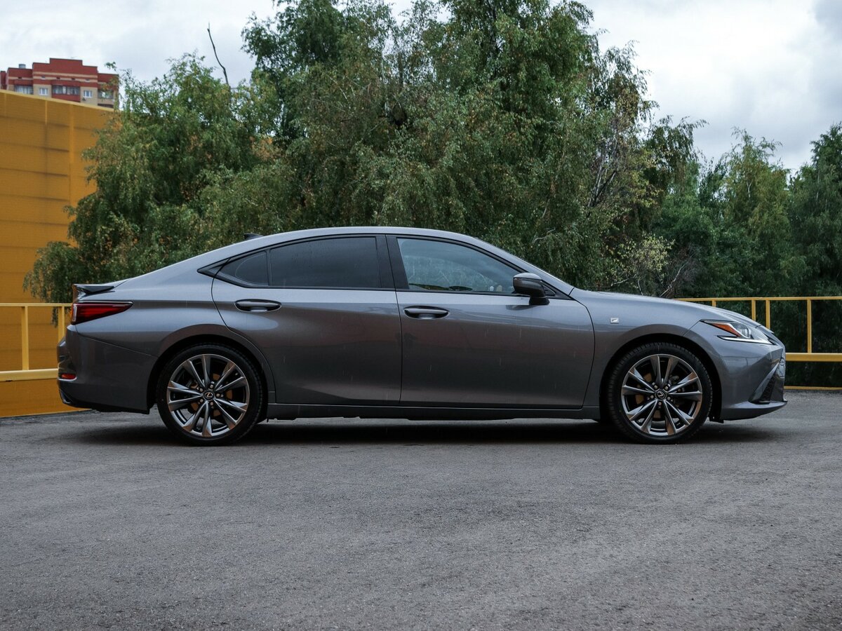 Lexus ES